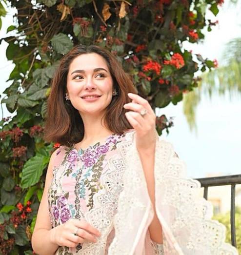 Hania Amir’s morning snippet pacifies netizens’ eyes