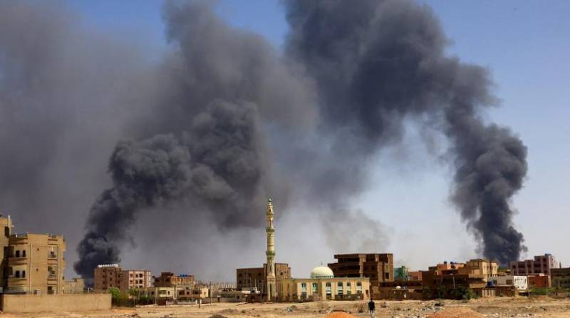 Sudan battles rage as UN agencies warn of 'catastrophe'