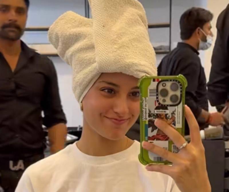 Fans love Iqra Aziz’s new haircut, what about you?