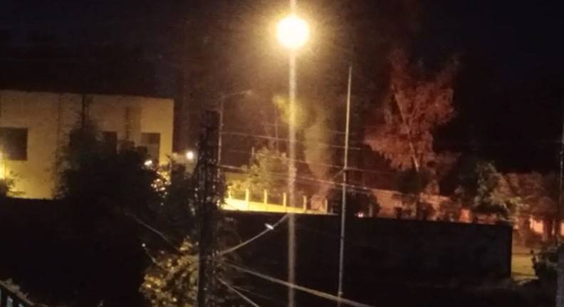 Miscreants attack Services Hospital Lahore as PTI protests turn violent