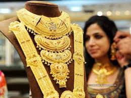 Gold price sees huge decrease in Pakistan