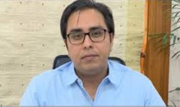 Shahbaz Gill announces return to Pakistan