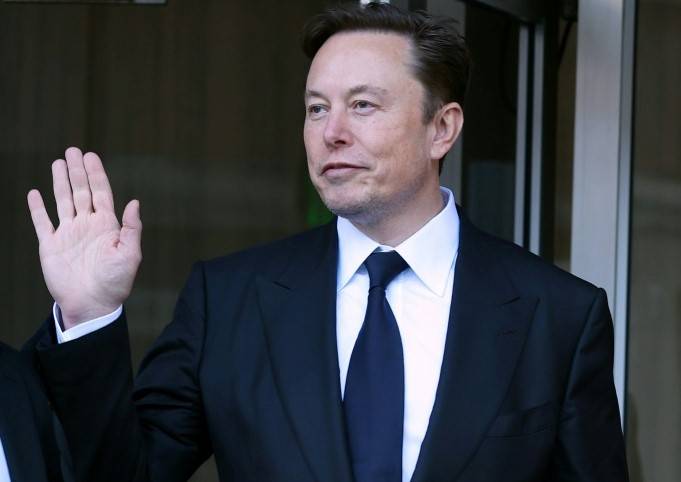 Elon Musk says new Twitter chief has been hired