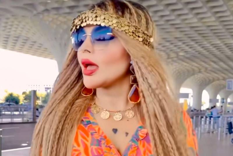 Rakhi Sawant offers PASSIONATE AWAKENING CALL for Pakistani people