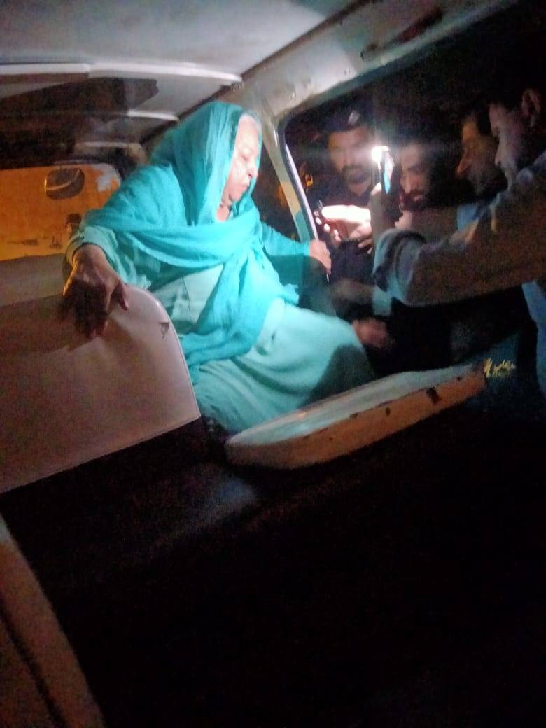 Model Town police take Yasmin Rashid into custody at Services Hospital 