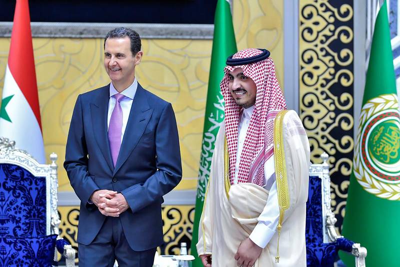 Deputy Emir of Makkah Prince Badr bin Sultan bin Abdulaziz (R) receiving Syrian President Bashar al-Assad in Jeddah on the eve of the Arab League Summit. AFP