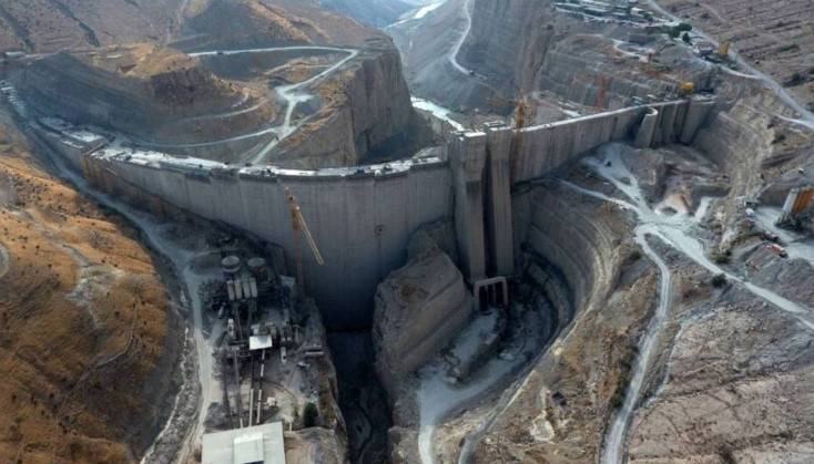 Iran warns Afghanistan in water dispute over river dam