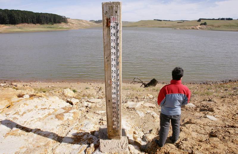 Half of world\'s largest lakes and reservoirs drying up