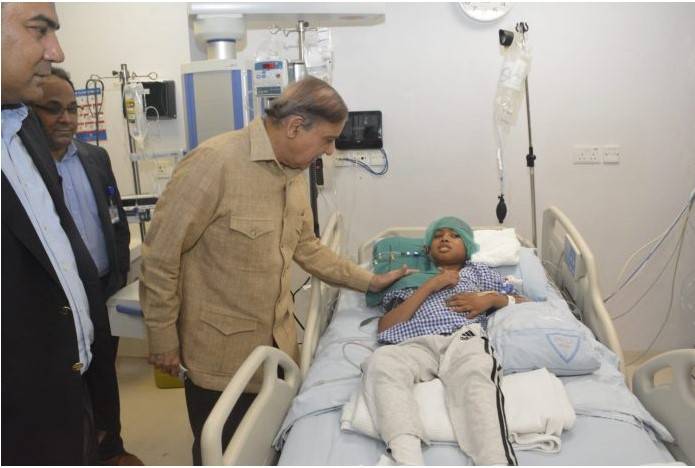 Shehbaz Sharif reviews treatment of poor patients at PKLI