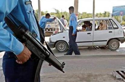 Islamabad cop injured in firing by dacoits
