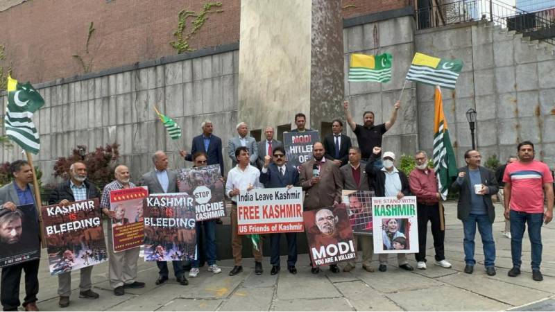 Kashmiri American diaspora holds protest in front UN Headquarters
