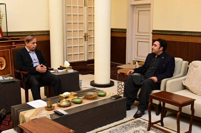 FM Bilawal holds political discussion with PM Shehbaz