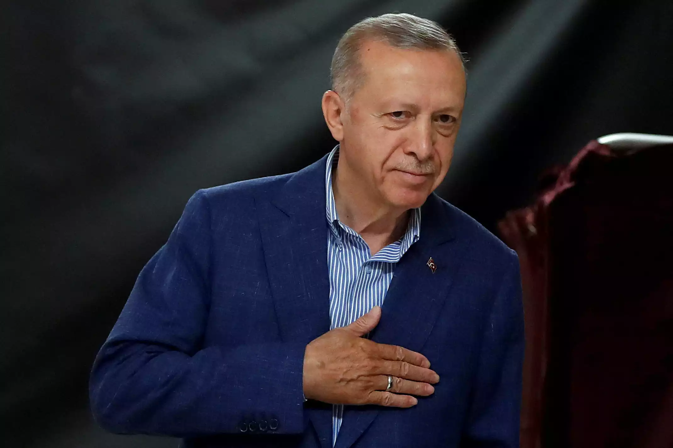 Erdogan takes early lead in historic Turkish vote