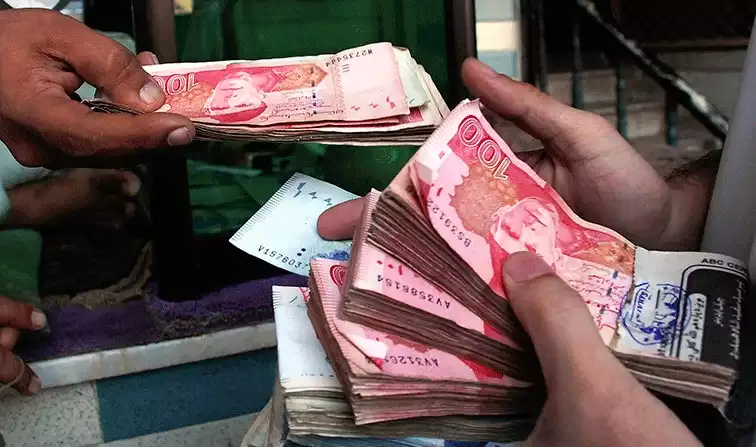 Stars foresee financial gains today