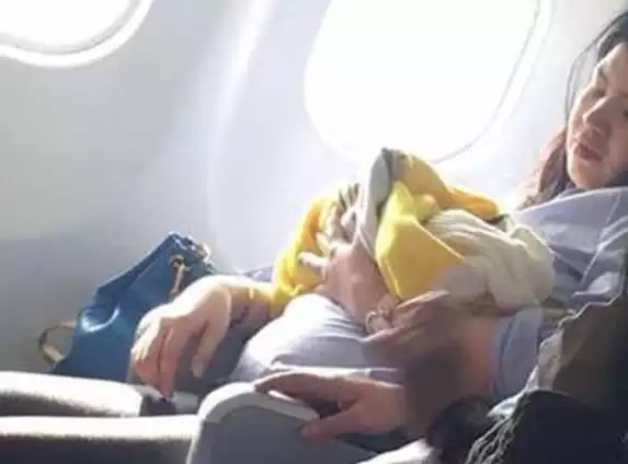 Plane lands at Karachi Airport after baby born during flight