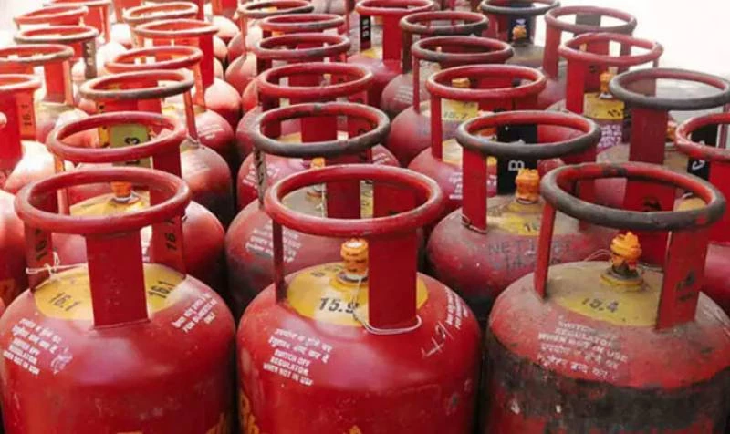 Ogra reduces LPG price by Rs36 per kg
