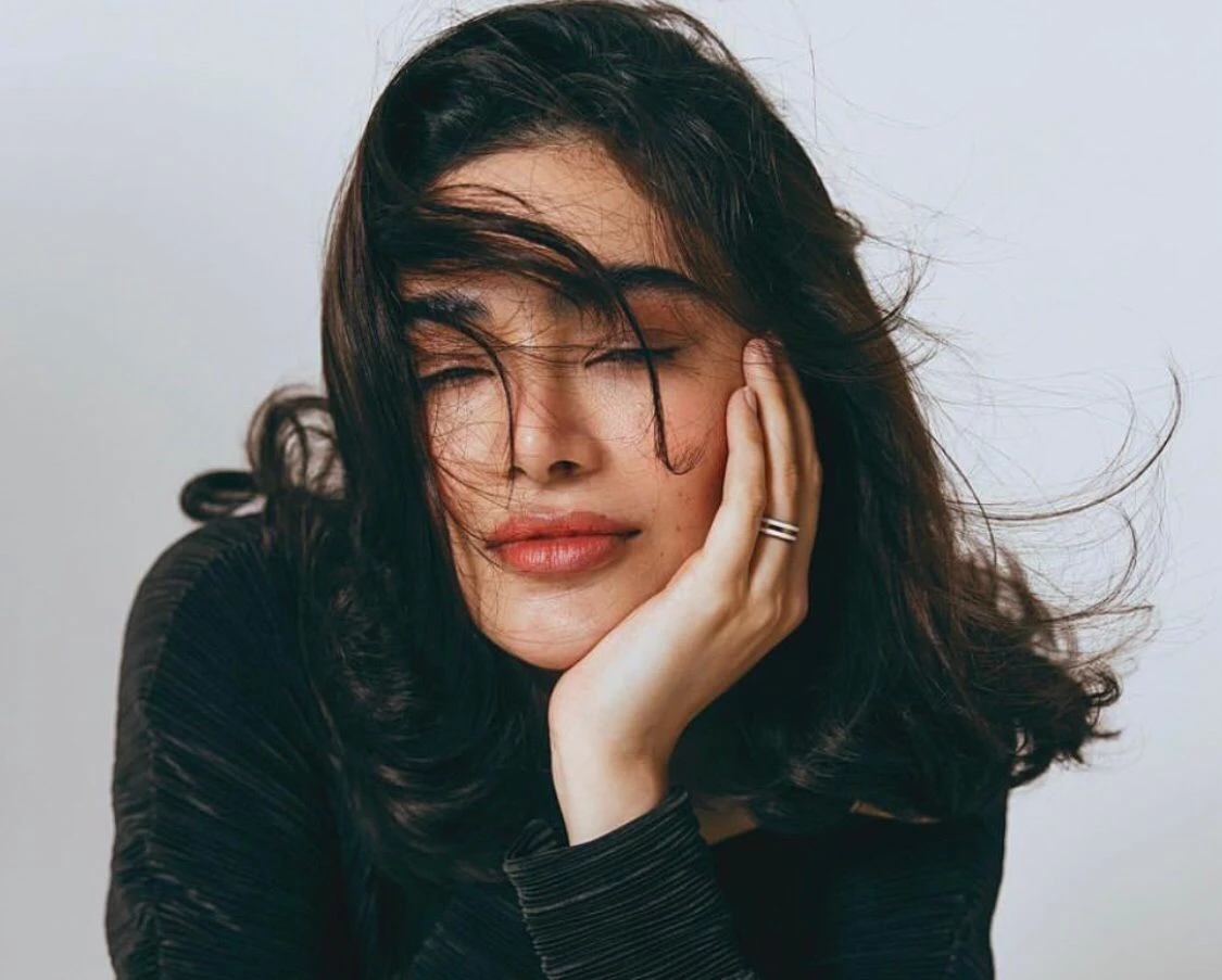 Saheefa SUPER THRILLED after an ‘ODD CREATURE’ decides to pay her a visit