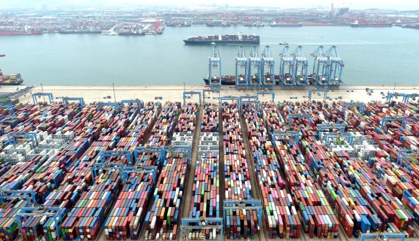 China's exports fall 7.5% in May