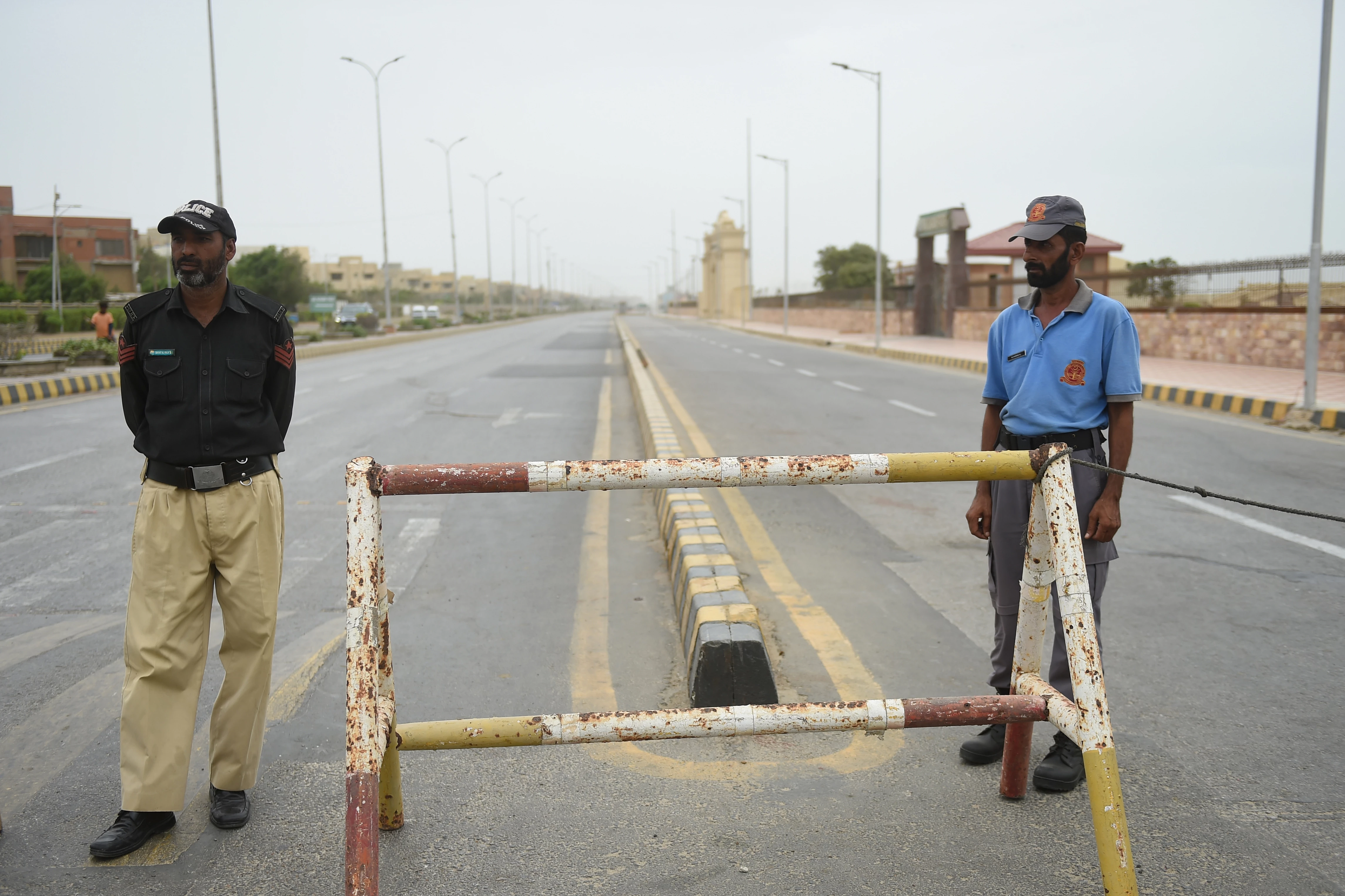 Thousands evacuated as cyclone menaces Pakistan