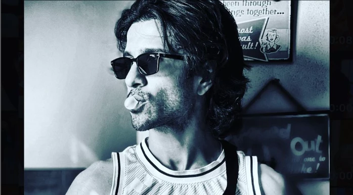 Feroze Khan responds to trolls
