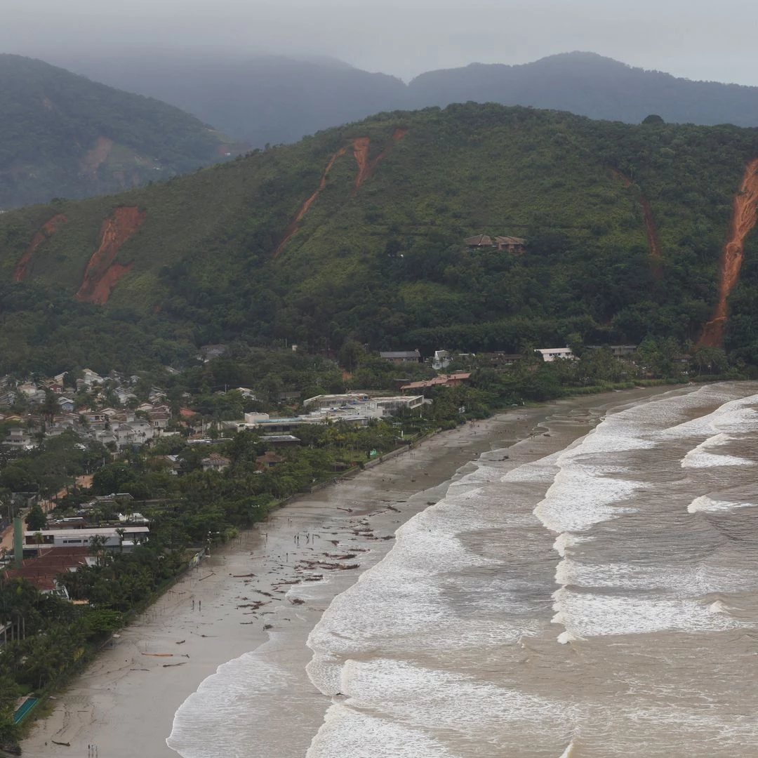 Cyclone leaves 13 dead in Brazil