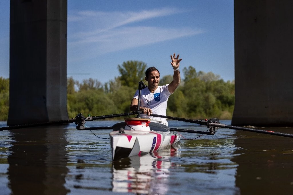 Rower ends EU tour to expose waterway pollution