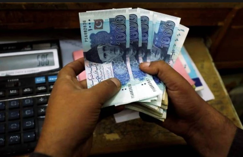 Stars hint at chances to earn extra income from side business