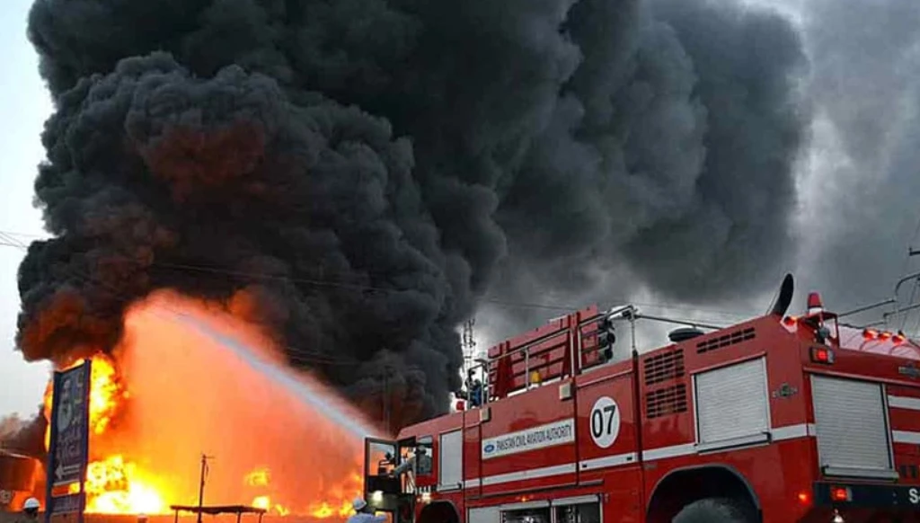 Fire breaks out in Karachi oil depot