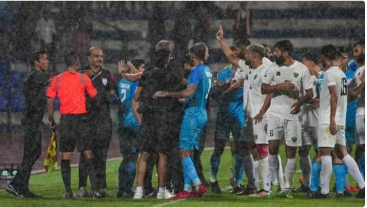 Indian coach’s fault mars victory against Pakistan in SAFF football match