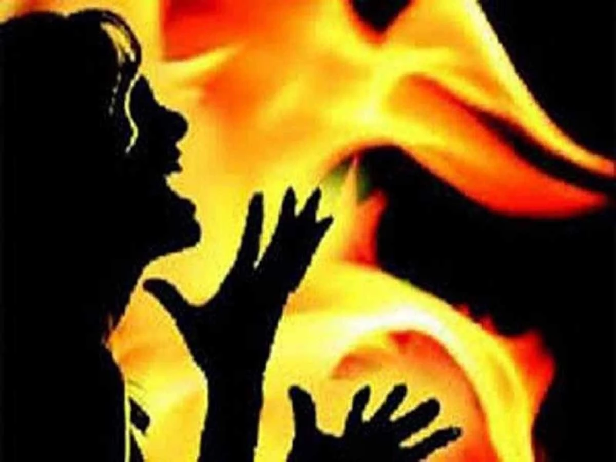 Two little girls set ablaze in Lahore