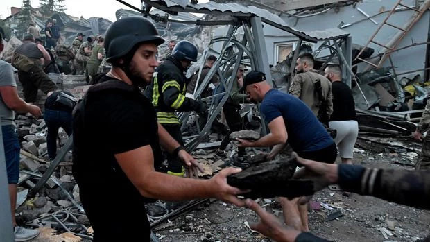 Russian missile strike on restaurant kills eight in eastern Ukraine