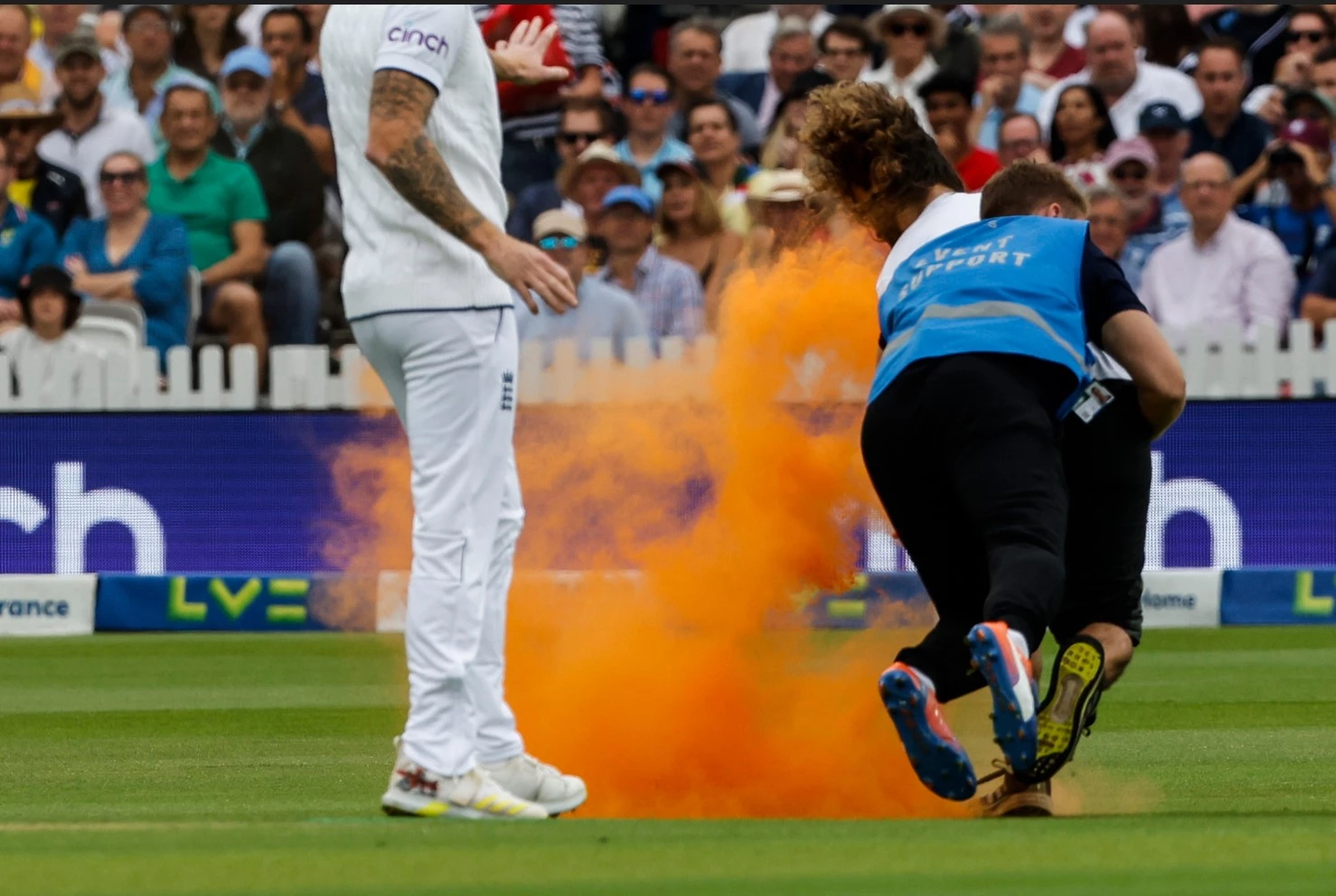 Climate activists disrupt second Ashes cricket Test
