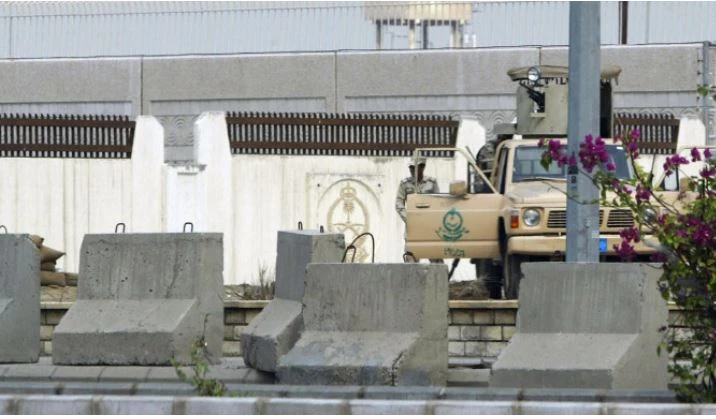 Guard, gunman die in attack at US consulate in Jeddah: police