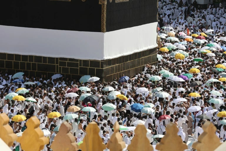 2,000 hajj pilgrims hit by heat stress: Saudi officials