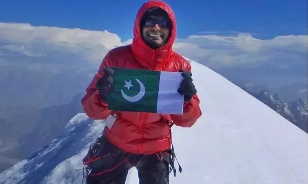 Climber Asif Bhatti stranded on “killer mountain”