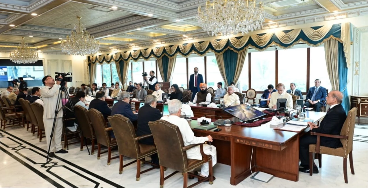PM Shehbaz briefs cabinet on IMF agreement