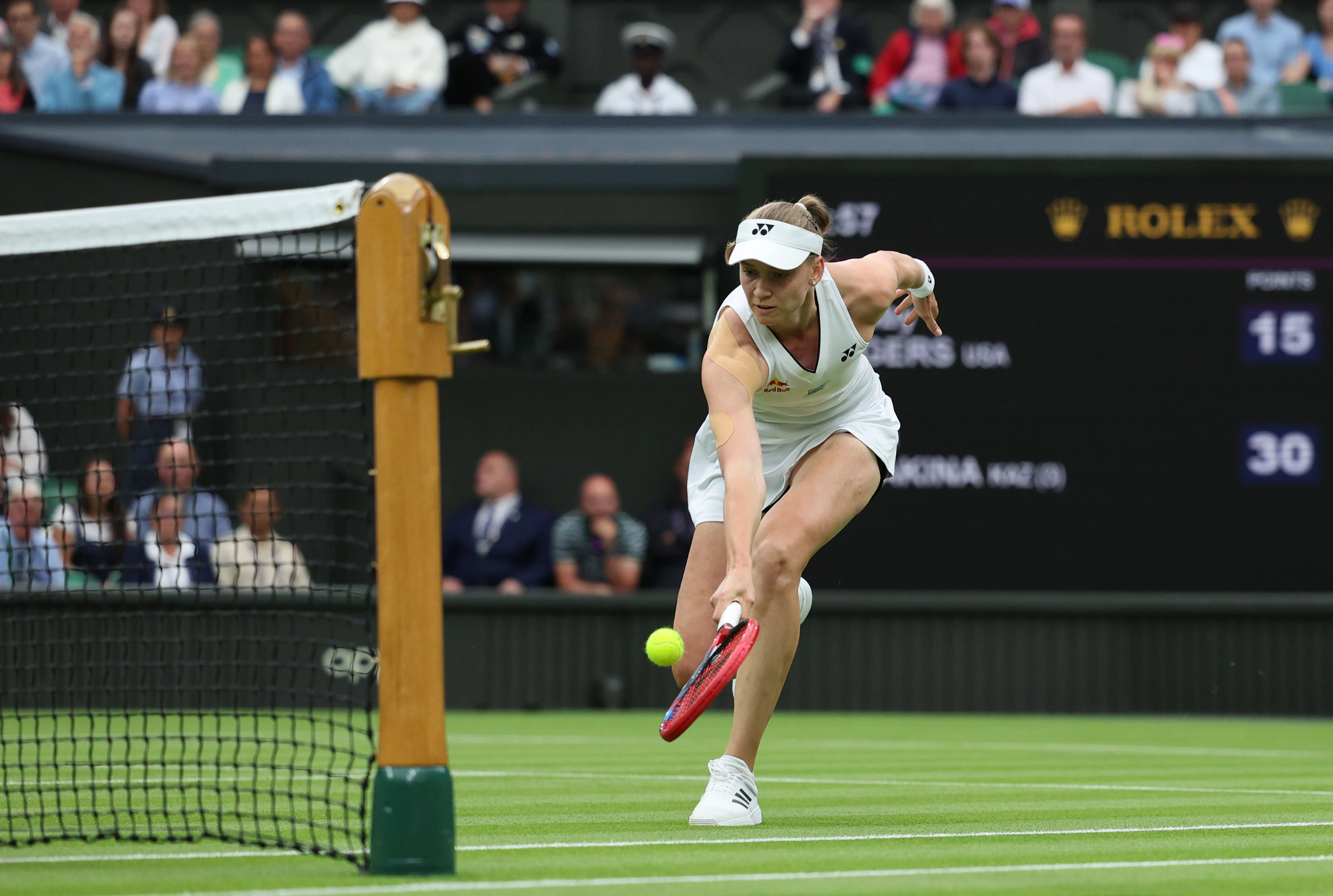 Alcaraz launches Wimbledon bid in style, Rybakina survives scare
