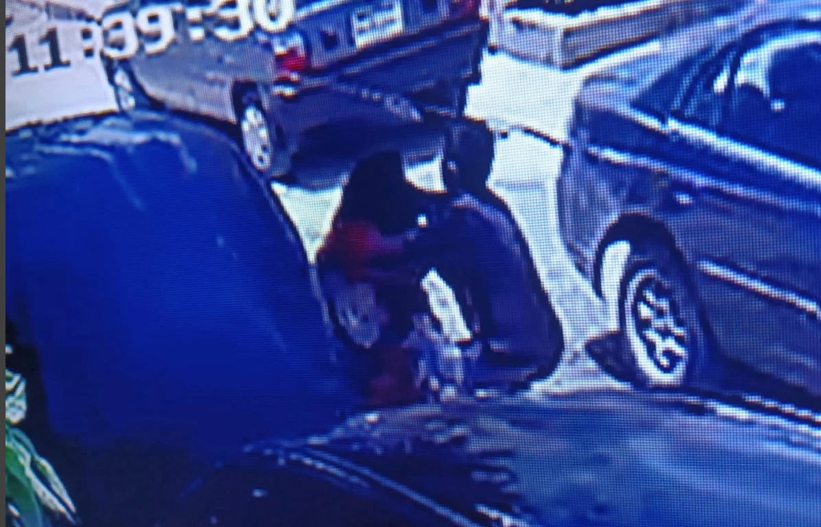 Man tries to rape girl on Karachi street