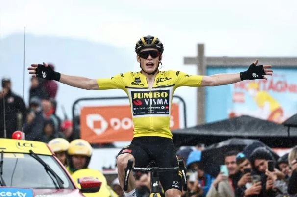 Pogacar v Vingegaard duel to 'explode' on Tour de France volcano