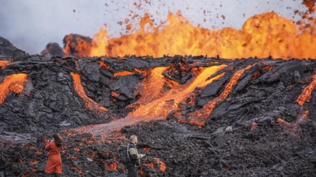 Volcano erupts near Iceland capital