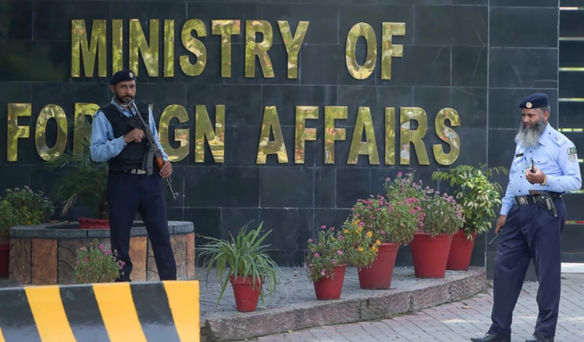 Pakistan strikes back at Israel