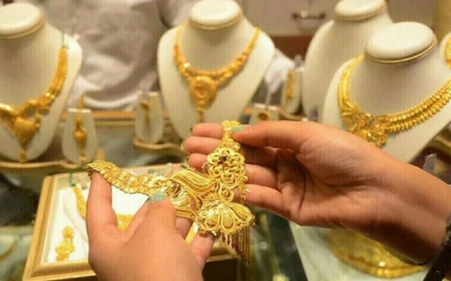 Gold prices continue to decline in Pakistan