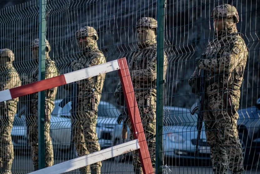 US calls for Armenia, Azerbaijan dialogue after road closure