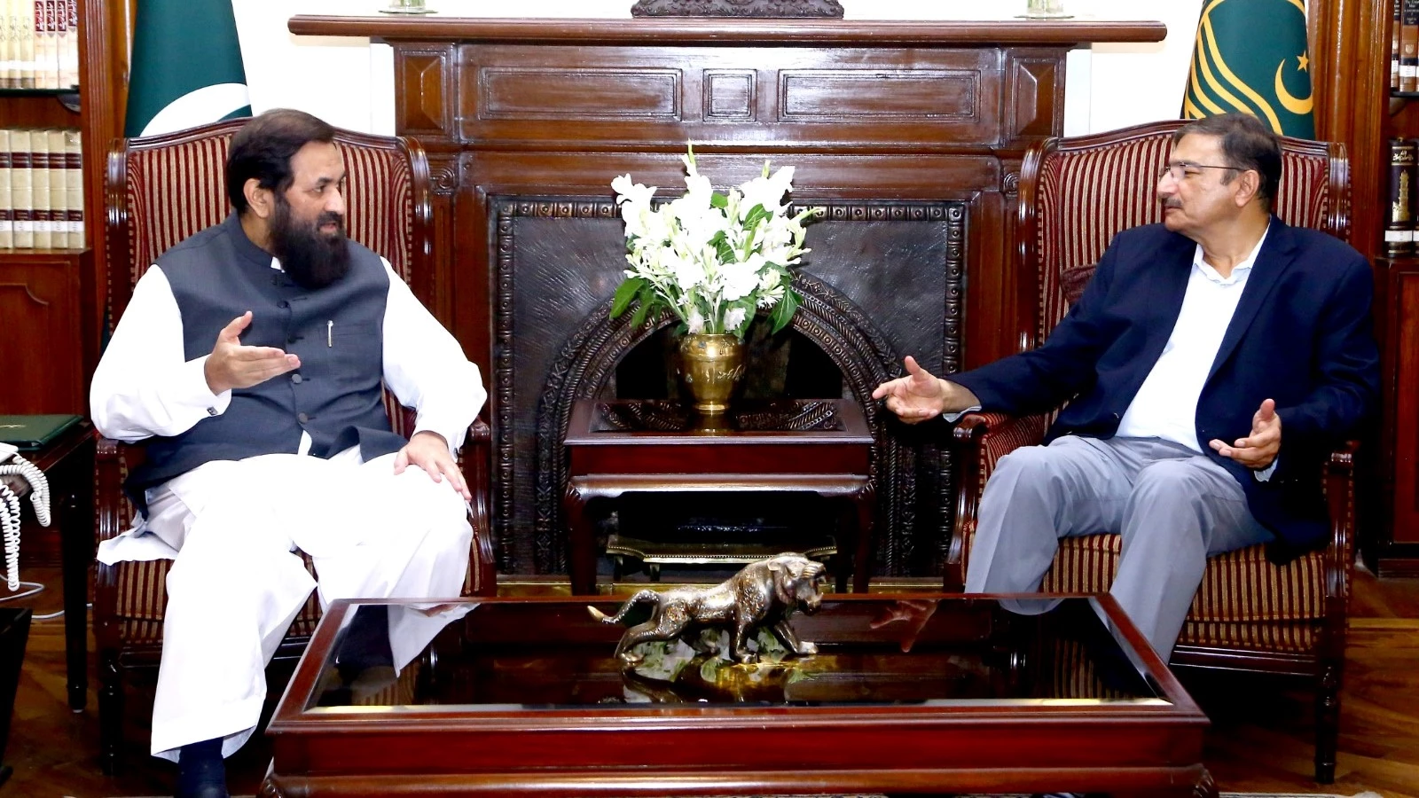 Zaka Ashraf calls on Punjab governor 