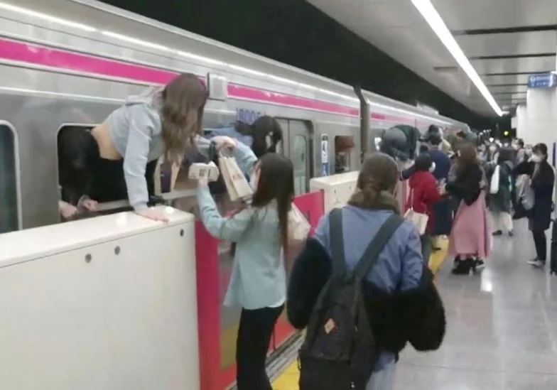 Three hurt in Japan train stabbing attack