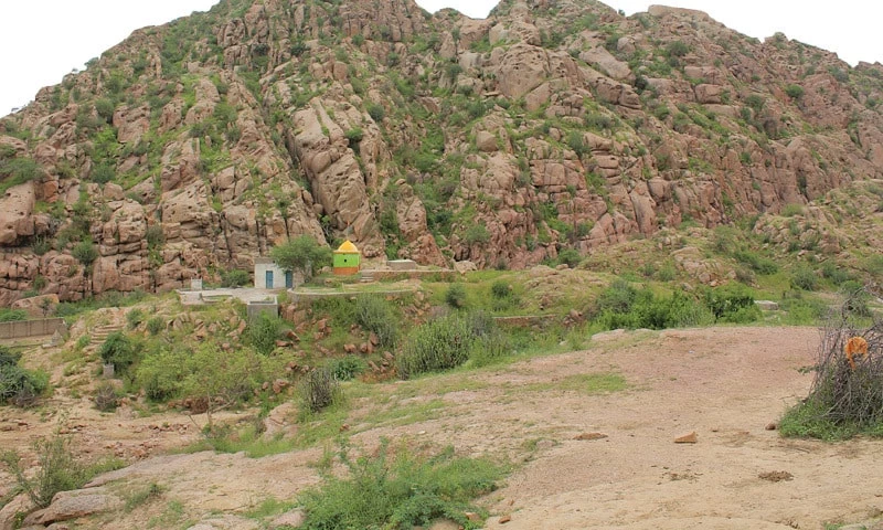 PPP’s Arbab Lutfullah opposed auction of historic mountain in Sindh