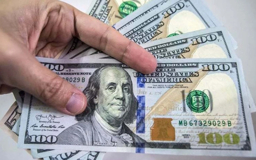 US dollar crushes Pakistani rupee in interbank trade