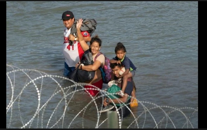 US judge blocks Biden asylum policy
