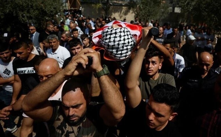 Israel troops martyr Palestinian teen in West Bank