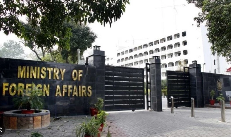 Pakistan condemns Indian defence minister’s threat to cross Line of Control